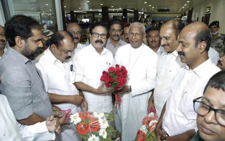 ആർച്ച് ബിഷപ്പ് മാർ ആൻഡ്രൂസ് താഴത്തിന് ആവേശകരമായ സ്വീകരണം