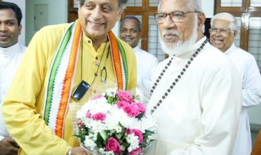 ശശി തരൂർ കൊച്ചിയിൽ മാർ ജോർജ് ആലഞ്ചേരിയുമായി കൂടിക്കാഴ്ച