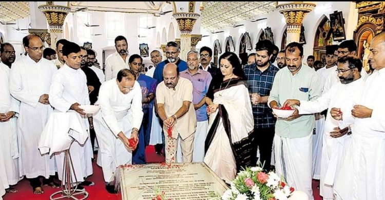 ചാവറ പിതാവിന്റെ കാൽപാദങ്ങളിൽ വിനയത്തോടെ സമർപ്പിക്കുന്നതായും ബംഗാൾ ഗവർണർ സി.വി.ആനന്ദബോസ്.