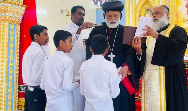 ഉപ്പട്ടി ഇടവകയിലെ കുട്ടികൾക്ക് മദ്ബഹാ ശുശ്രൂഷയ്ക്കായുള്ള കൈവയ്ക്ക് ശുശ്രൂഷ അഭിവന്ദ്യ ഗീവർഗീസ് മോർ മക്കാരിയോസ് തിരുമേനി നൽകി